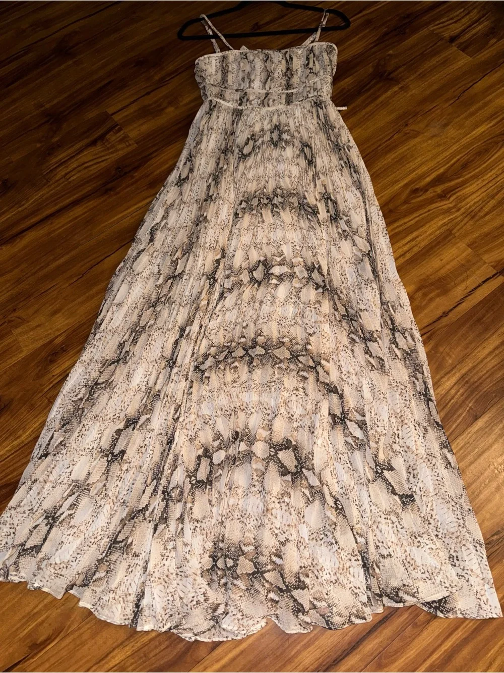 Olivaceous Ivory Snake-Print Spaghetti Strap Pleated Maxi Dress - Picture 9 of 9